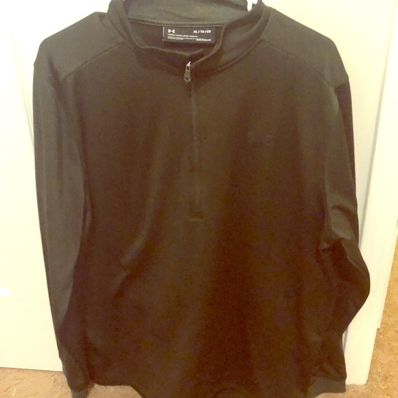dark green under armour shirt